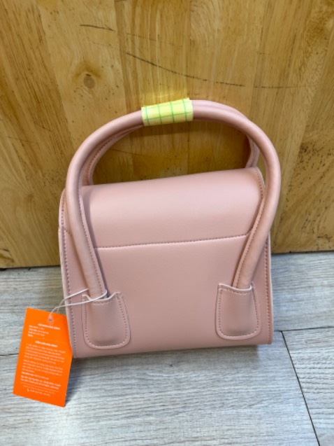 Chất liệu da mềm mãi nhỏ nhỏ xinh xinh nhìn rất đáng yew mình thích lắm mn nên thử vì rất dễ dùng cảm ơn shop nhiều ạ🥰