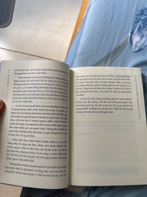 Mua trên Tiki lúc nào giá cũng rẻ, đóng gói cẩn thận. Mình mới đọc vài trang, thấy khá hay và giống đời thực.