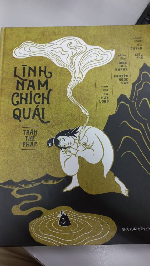 Sách to. Giấy cứng, dày. Những câu chuyện đậm tính huyền sử, thần thoại Việt. Nét vẽ minh họa mộc mạc, độc đáo. Sách có giá trị tìm hiểu văn hóa và sưu tầm.