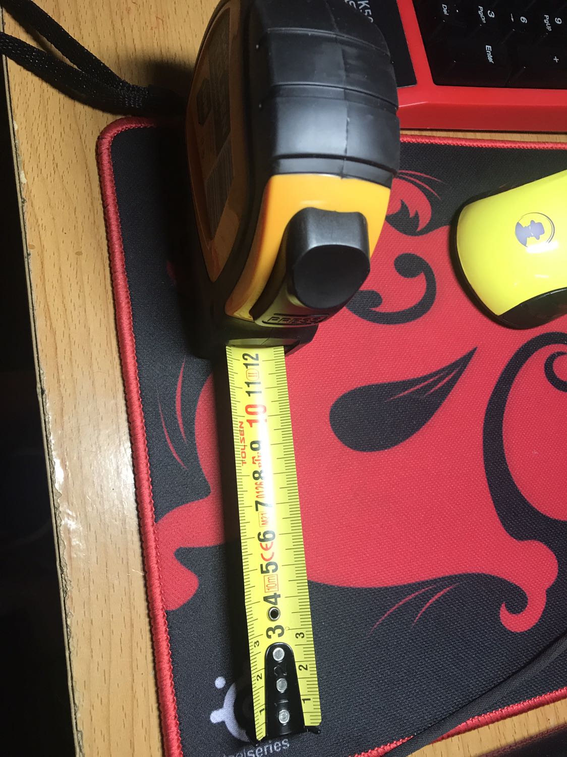 Hàng nhìn cứng chắc. Thước dài phù hợp để đo các đô vật lớn. Kích cỡ to hơn các loại thông thường.