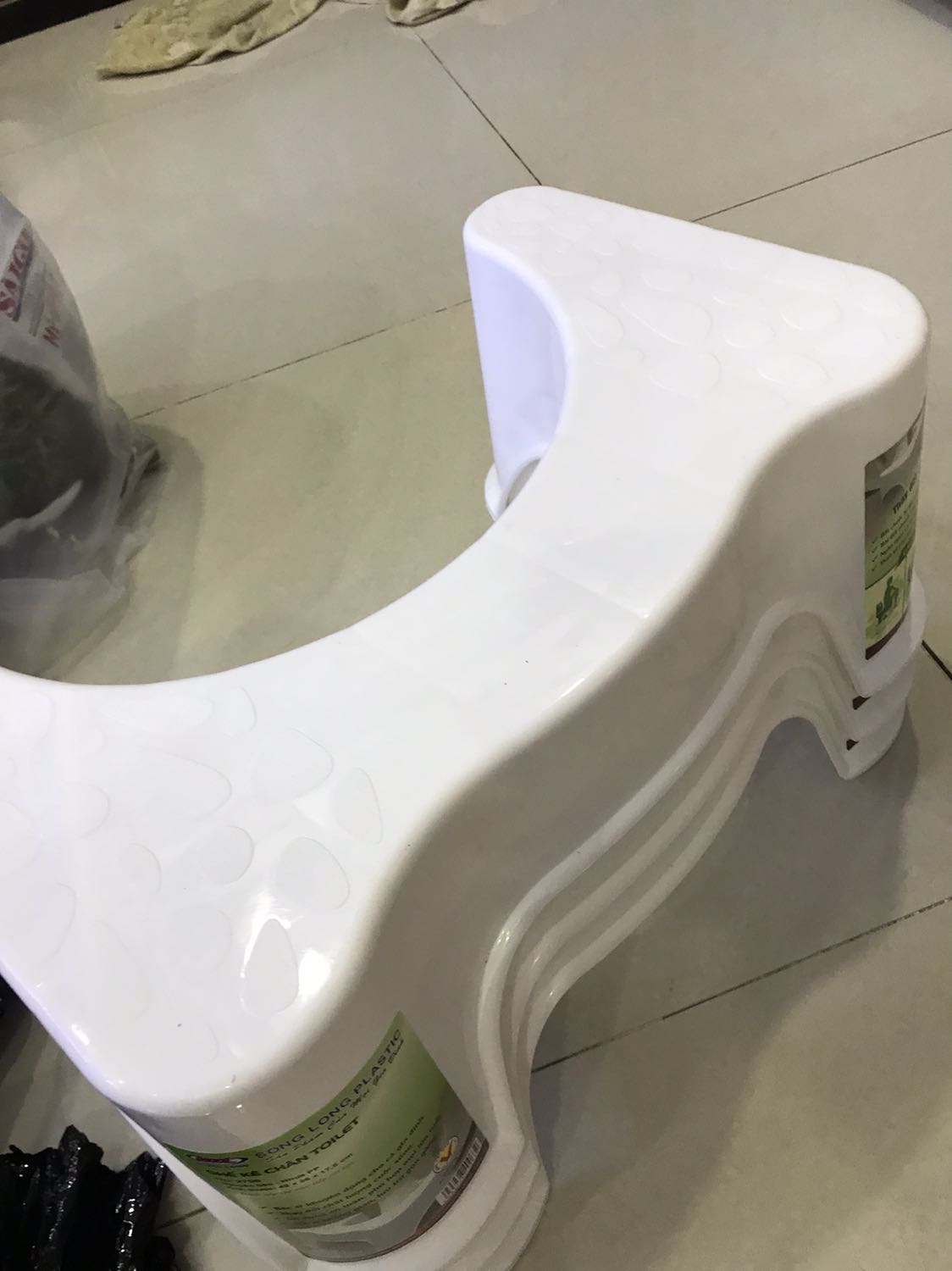 Ghế hơi nhỏ, phù hợp giá tiền.