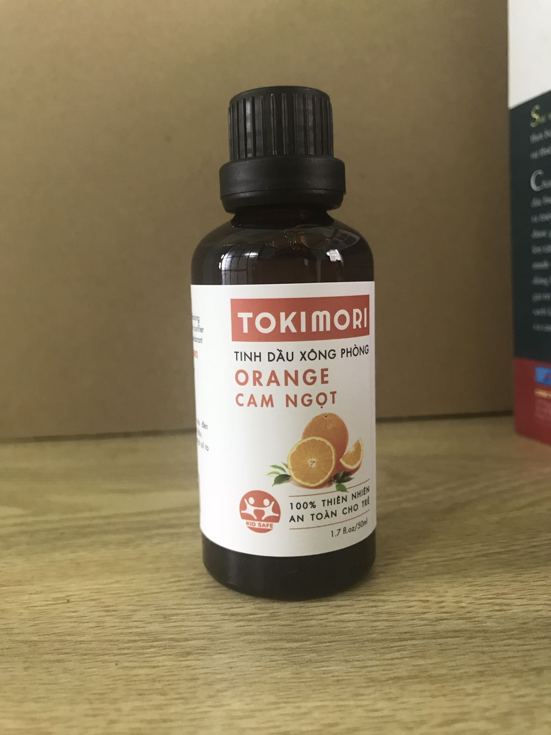 Dùng chai 10ml ưng quá nên phải tẩu thêm em 50ml này! Mùi hương rất nhẹ nhàng không bị hắc, dùng để xông phòng sau khi đi làm về thì thật là dễ chịu. Tiki giao hàng khá nhanh trong mùa dịch này!