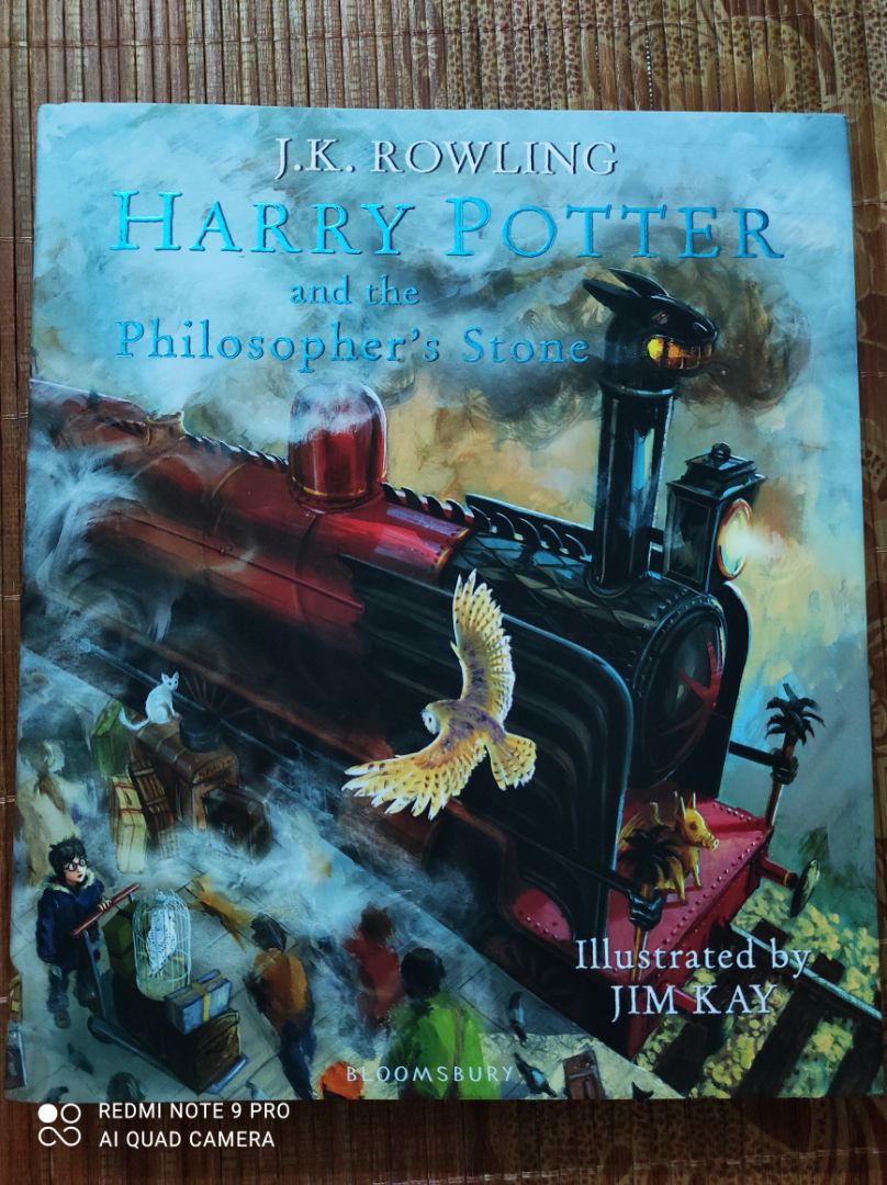 Chất lượng sách tốt, có bọc plastic và xốp chống va đập.