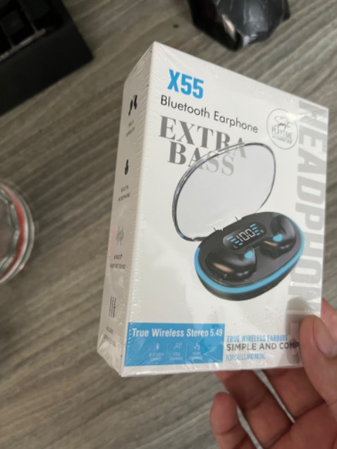 Dùng được hơn 1 tuần mới để lại đánh giá. Hàng nguyên seal, nhận hàng rất thích. Tai nghe nhỏ gọn, mịnh thuộc diện tai nhỏ nhưng nhét vẫn vừa tai. Pin lâu nghe đc 4 tiếng. Hộp sạc nhỏ gọn, sạc thêm đc 2-3 lần cho tai nghe nữa. Âm thanh tạm ổn thôi, nhưng mình dùng để thể dục và nằm nghe tiếng anh rất tiện nha