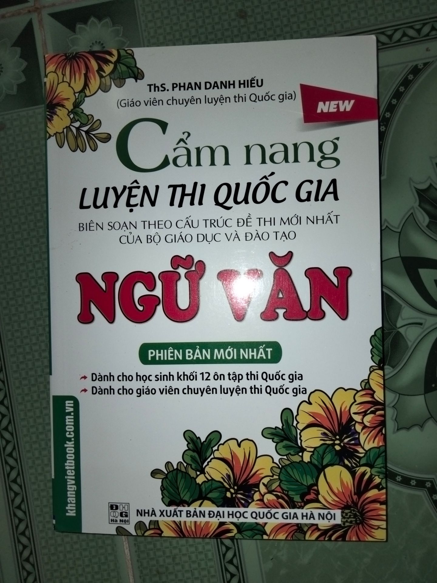 Shop gói hàng cẩn thận chắc chắn, sách đẹp không bị rách hay móp méo. Nên mua sách ạ. Sẽ ủng hộ shop tiếp hihiii