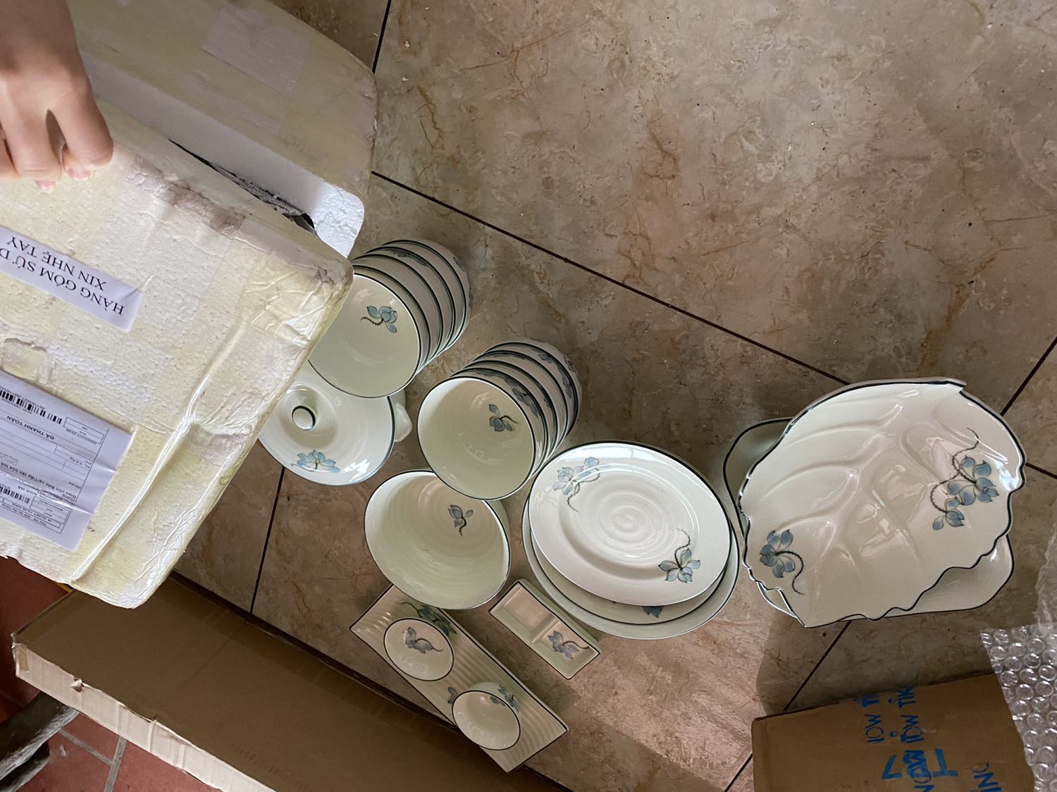 giao sai mẫu, màu xấu, đóng gói cẩn thận