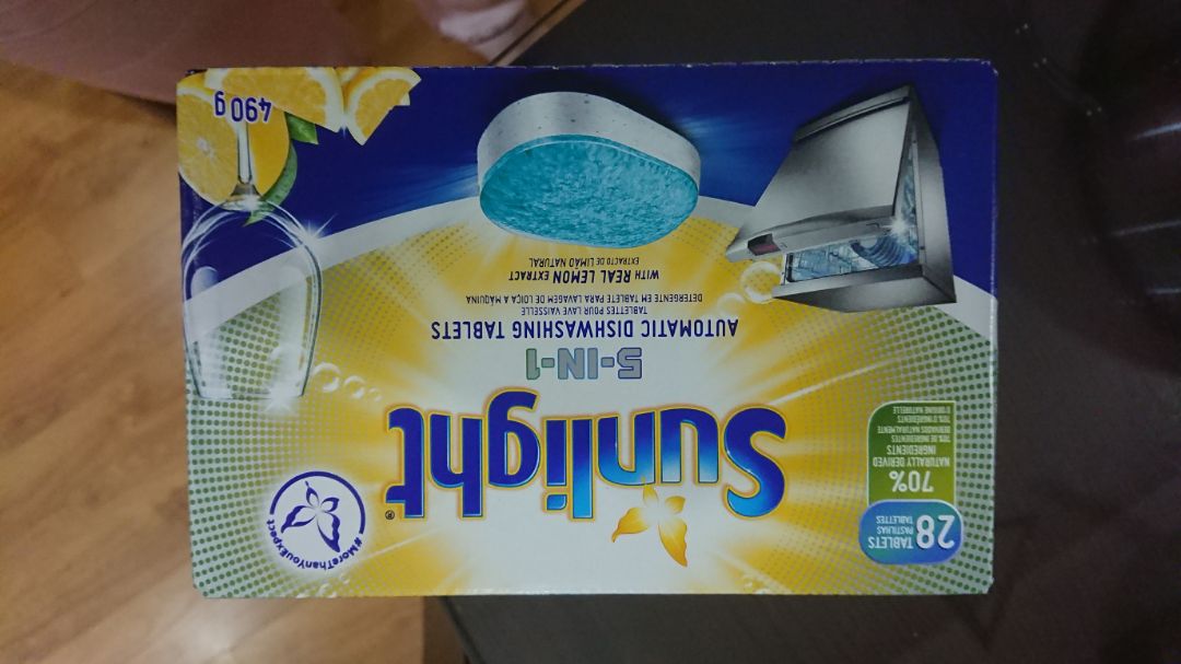 Sản phẩm đc đóng gói ki càng, cẩn thận. Tiki Now ship nhanh. Viên rửa sạch, bóng bát đĩa, tuy ko thơm lắm nhưng cũng ko có mùi khó chịu. Viên khá đắt nên mình đã bẻ đôi ra dùng 2 lần ít bát đĩa vẫn rất ok