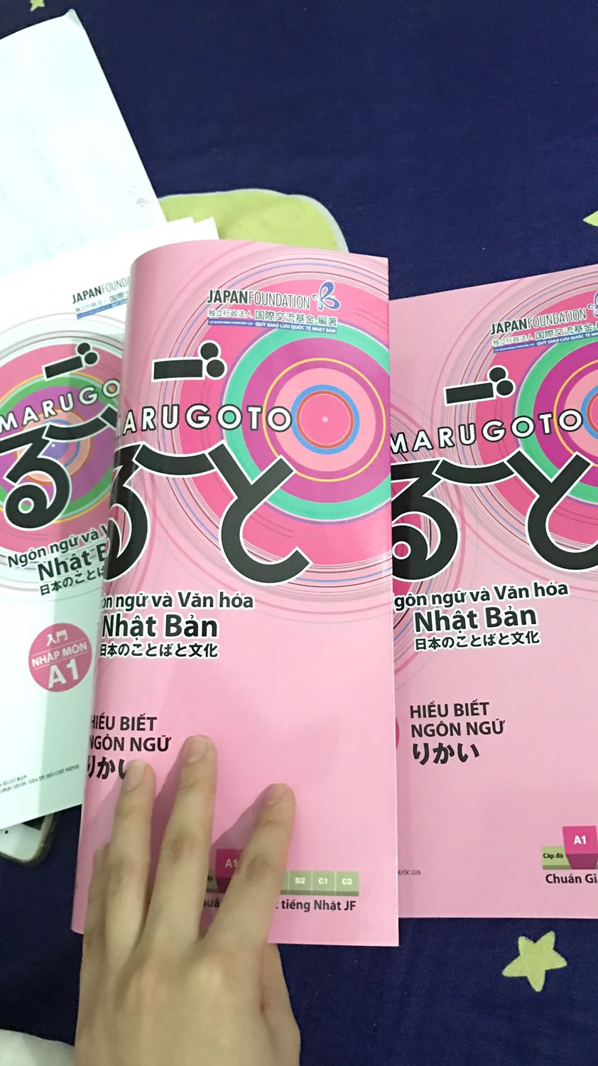 Ưng ý vô cùng. E cầm 2 cuốn sách mà cảm giác như cầm 2 cuốn tạp chí về tiếng nhật vậy. Rất xứng đáng với giá tiền ạ. Cuốn sách mina có thể làm mình thấy hơi chán nản thì các bạn có thể mua 2 cuốn này về học kèm tăng khả năng hứng thú khi học nhé