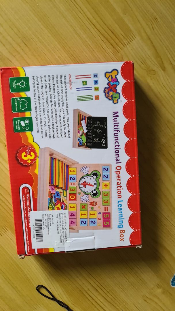 Nhãn hiệu ghi trên võ hộp toàn là của tàu, chẳng thấy chữ nào là SOTAGO cả. 
SP bình thường. 
Các con số hơi nhỏ. 
Nói chung, chẳng có gì hứng thú cho các bé.