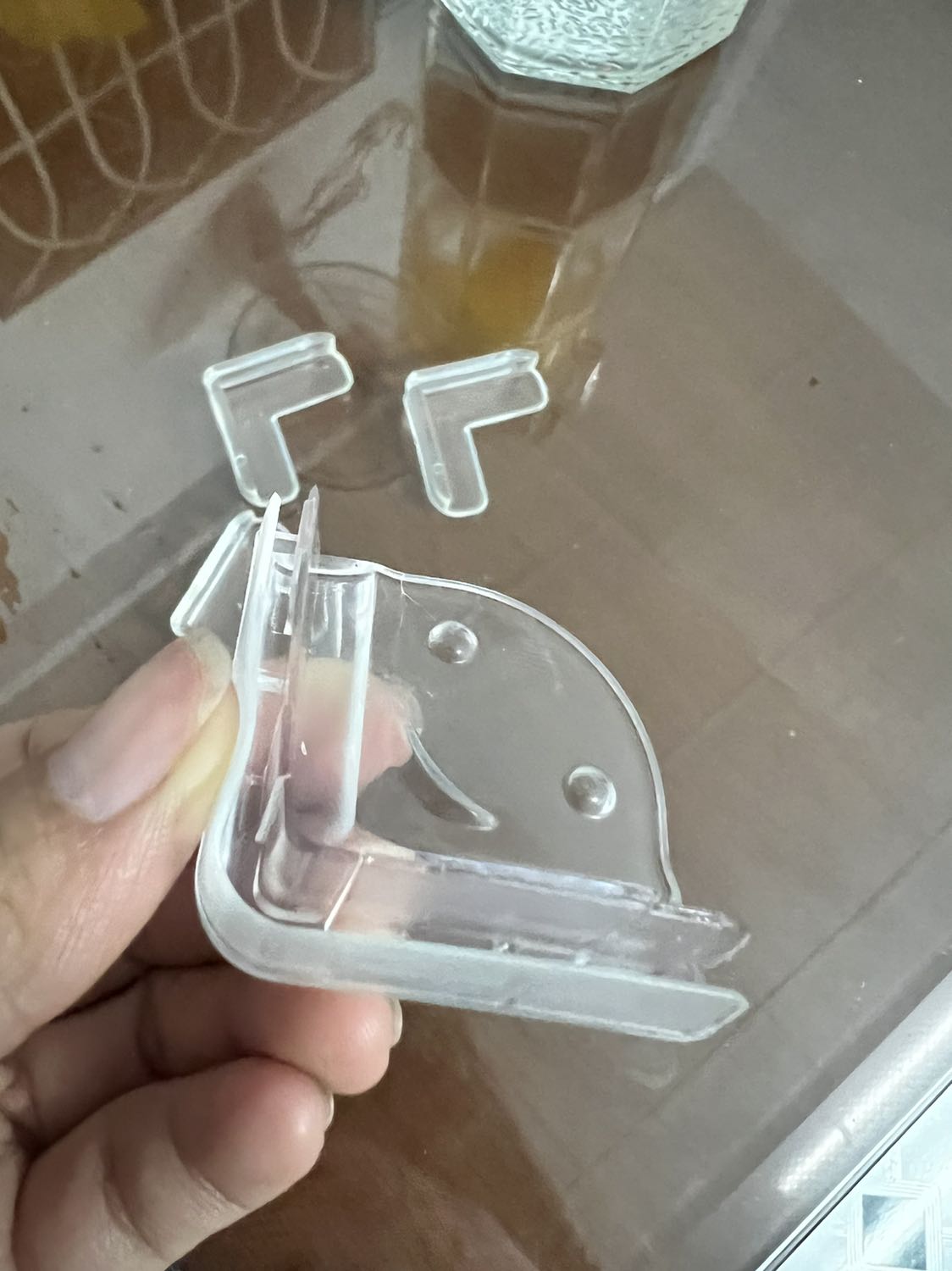 Mua 4 cái mà gửi 2 loại khác nhau, rồi có 2 khía như hình thì bọc kiểu gì???? Thất vọng