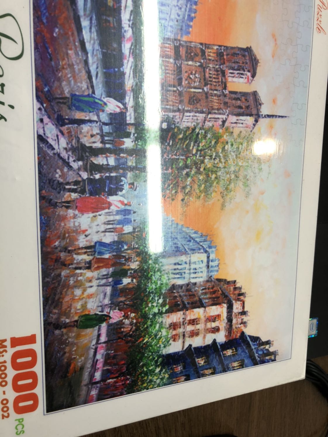 Tiki Giao hàng nhanh, nhân viên thân thiện, tranh đẹp, mức độ hơi khó nhưng mình thích vì cần tập trung mới có thể hoàn thành được. Tuy nhiên ghép xong thì thấy dư 1 miếng nhỏ không liên quan gì đến bức tranh, không biết 1 hộp nào đó có thiếu miếng ghép này không.