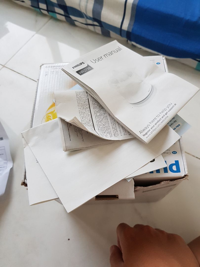 hàng tiki giao không phải là hàng mới, hộp đã bị bóc ra, và rách trên vỏ hộp, chân máy bị bám bẩn, các giấy tờ liên quan như hướng dẫn sử dụng bị nhàu nát, mình cũng lường trước sự việc khi tham khảo một số bài đánh giá nên định ktra hàng kỹ hơn thì gặp thái độ bất hợp tác từ người giao hàng. Mong tiki nhanh chóng xử lí đơn đổi sp mới cho mình.