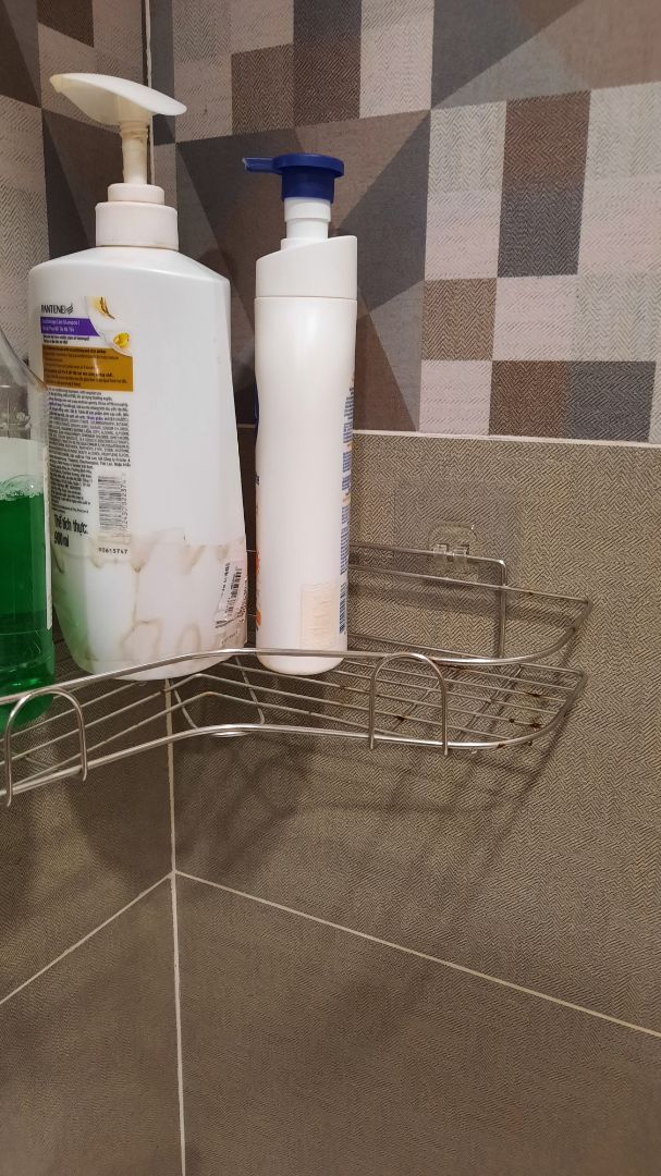 Mua cái đầu tiên ngon lành, đặt thêm cái thứ 2 thì nhận hàng thấy yếu và mỏng manh hơn hẳn. Dùng 1 tuần liền bị rỉ sét. Thất vọng ghê gớm. Shop giảm giá rồi giao hàng kém chất lượng. Chán!