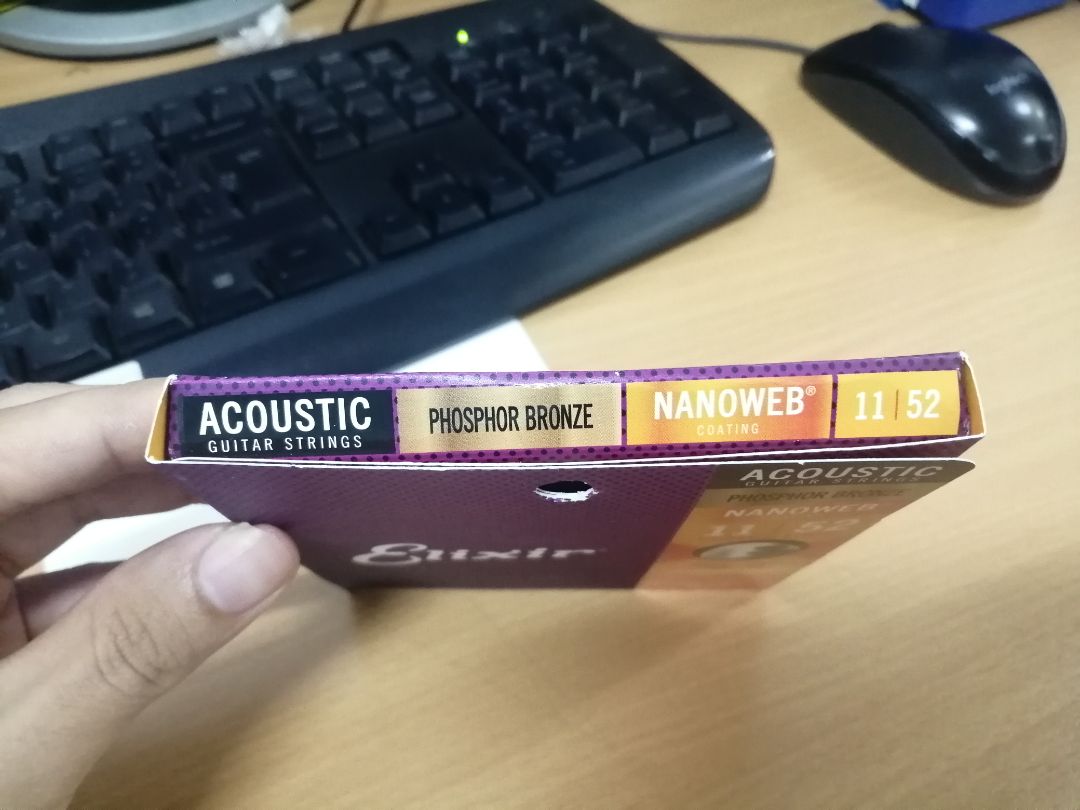 Tưởng mua của shop Tiến Mạnh music mà thế nào lại có nhãn của Sweelee :)) mua ở sweelee 2 lần rồi, mang tiếng thương hiệu mà bán hàng toàn hàng cũ như hàng second hand. Thất vọng thật sự. Lmao thôi mua Tiến nguyễn cho chắc cú. Bye