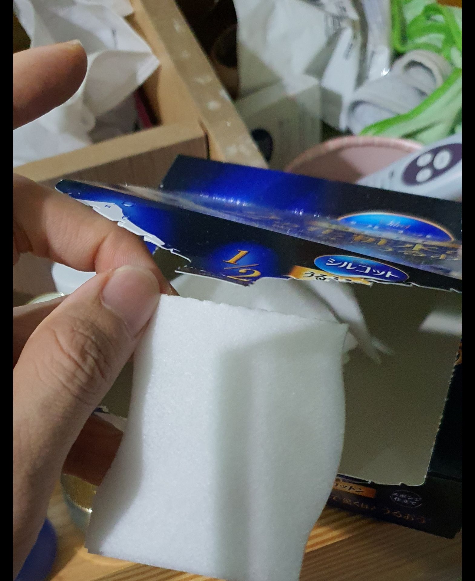 loại này dùng để lau toner ok. mỏng nhẹ ko hao nước hoa hồng. đợt mua sale cũng rẻ nên mua nhiều để xài