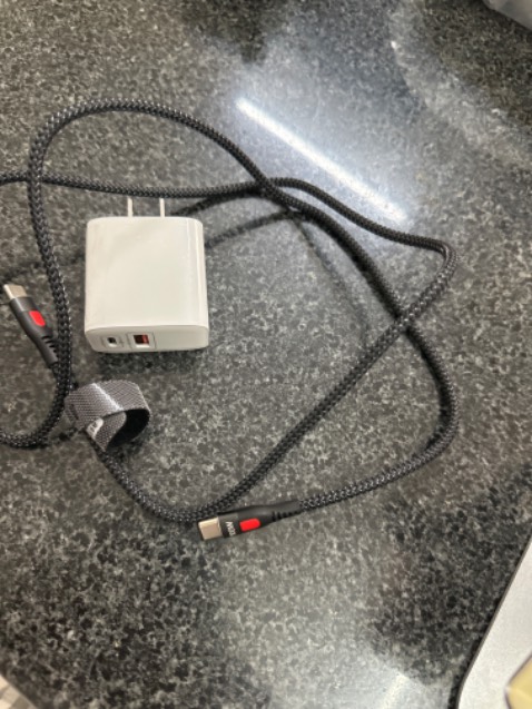 Dây nhìn mềm mại , cảm giác rất bền, hai đầu nhỏ cắm vào lỗ tương đối chắc. Đã sạc thử thấy tốt.