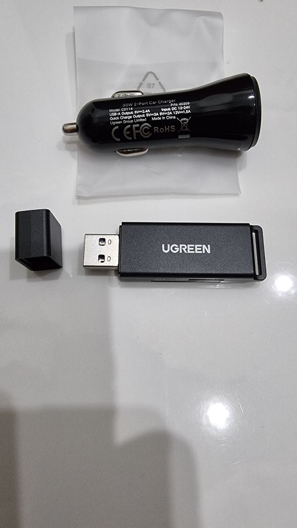 Hàng nguyên seal, cầm thấy cứng cáp, mong là chép tài liệu từ máy tính qua thẻ nhớ sẽ nhanh chóng. Mình tin dùng hàng Ugreen hơn Basues.