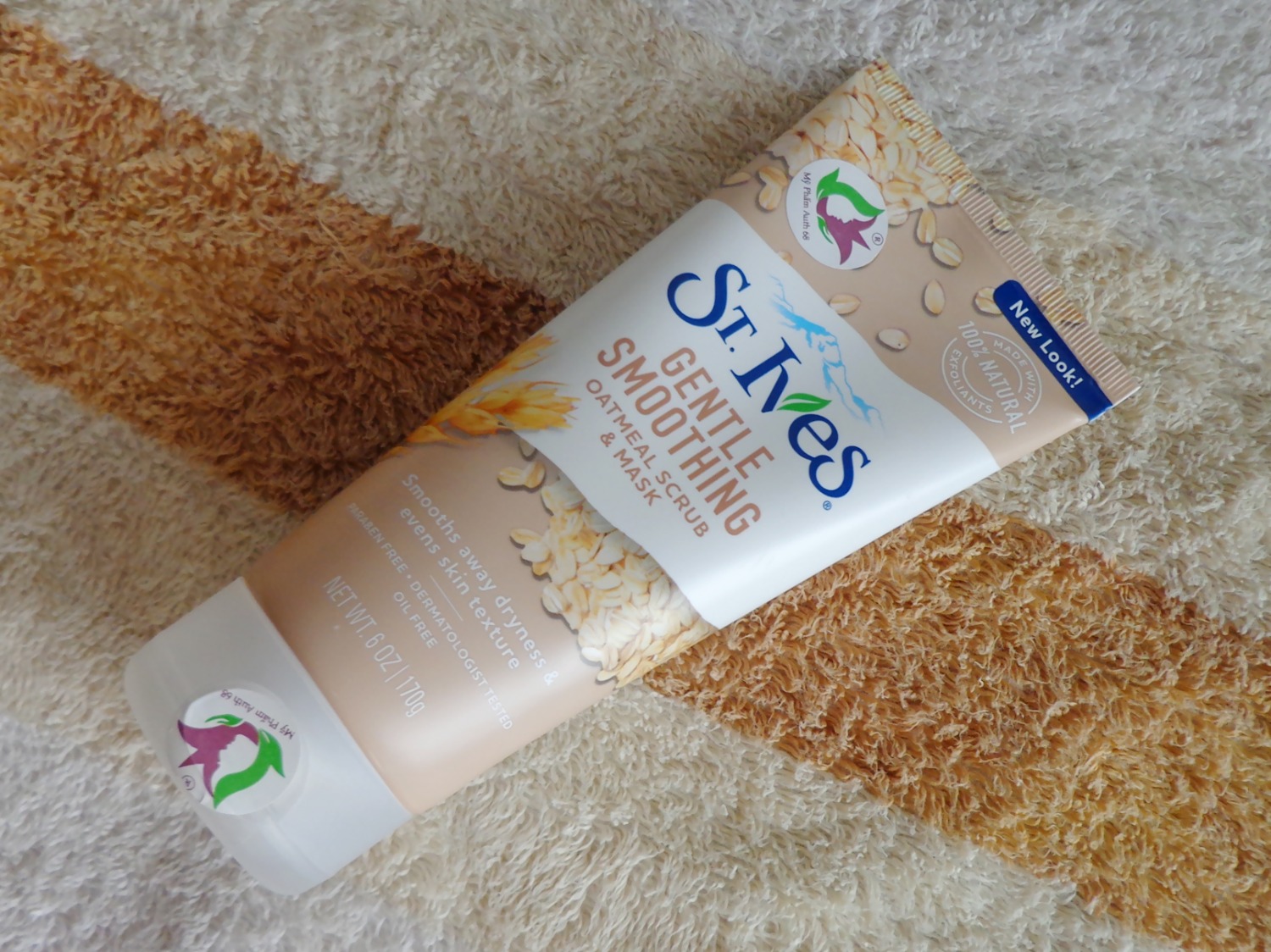 Trc giờ dùng loại mơ nay wa dùng yến mạch thấy khá thích. Sp có hạt nhuyễn & lỏng hơn so với loại mơ, nên bạn nào da mỏng hay nhạy cảm có thể chuyển wa loại này ok. Ngoại trừ mùi khá ngọt so với mình, còn lại tốt, giá cũng tốt