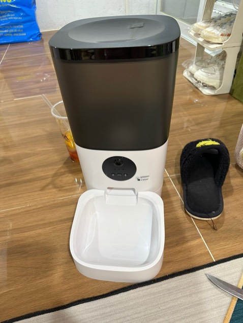 Máy dễ dùng, đẹp , rất tiện mình không phải dậy sớm để cho bé miu ăn mà bé vẫn k  sợ đói nửa! Like