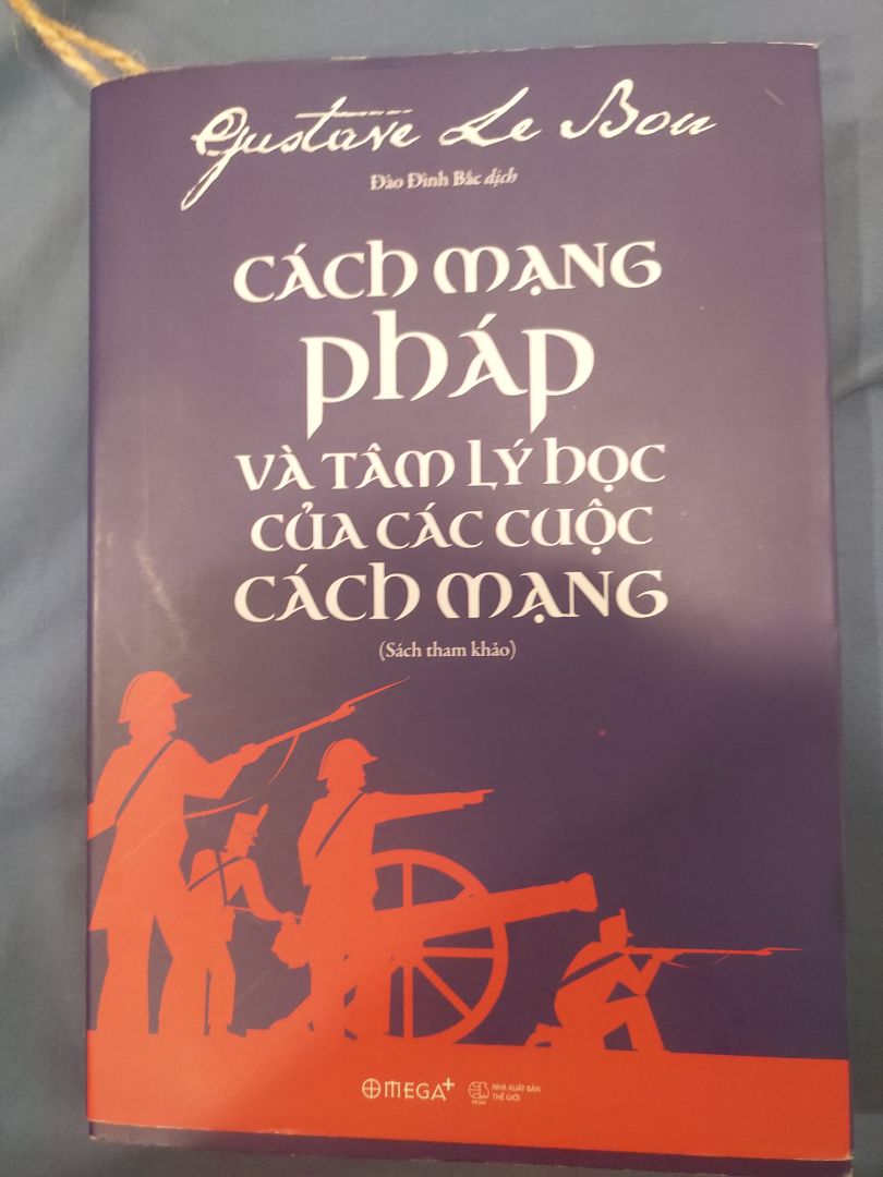 sách đẹp. Nội dung dễ khiến người có quan điểm đối lập với cuốn sách khó chịu. Nhưng vẫn cung cấp rất nhiều thứ đang suy nghĩ. Còn một số chỗ sai chính tả. mình mong bản dịch sau sẽ cải thiện. Lỗi không nặng nhưng vẫn gây khó chịu. Giao hàng đúng thời gian. Sách trông cũ vì  đọc xong mới nhận xét