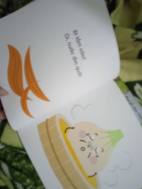 sách ít chữ con dễ hiểu, đầu tiên mình nghĩ sao nó đơn giản quá. nhưng mà như vậy bé lại rất nhớ và chăm chú nghe