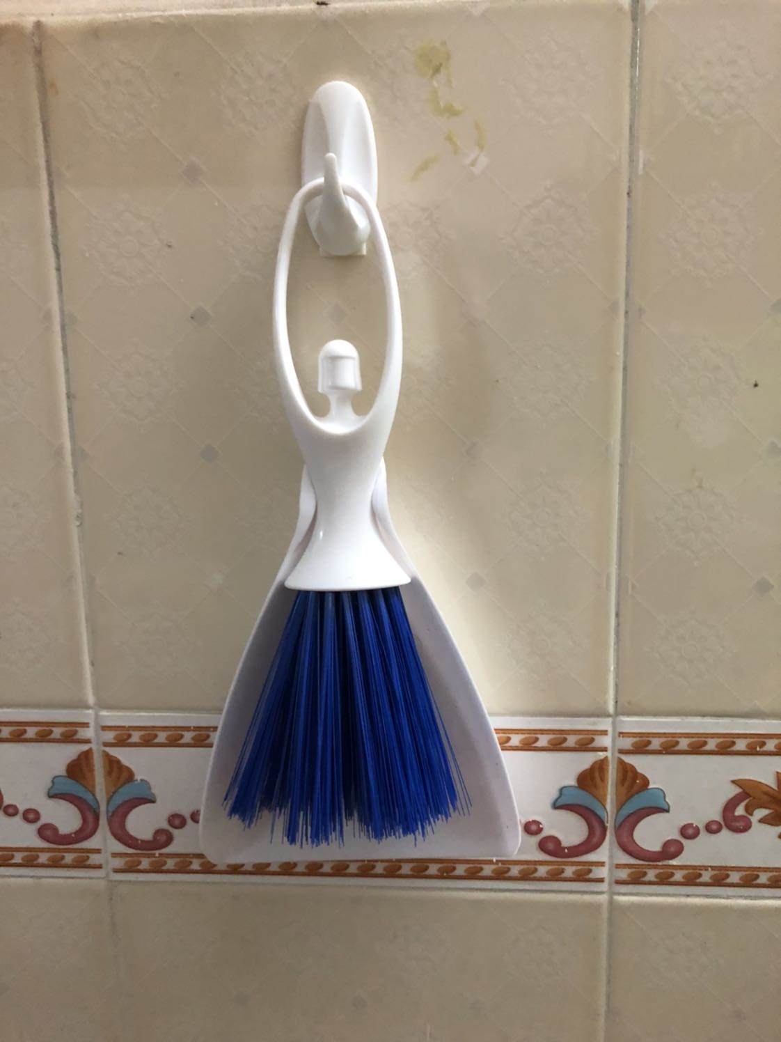 Bộ chổi sẻng,quét bàn thờ bàn phím hình vũ nữ dùng ok nha mọi người.