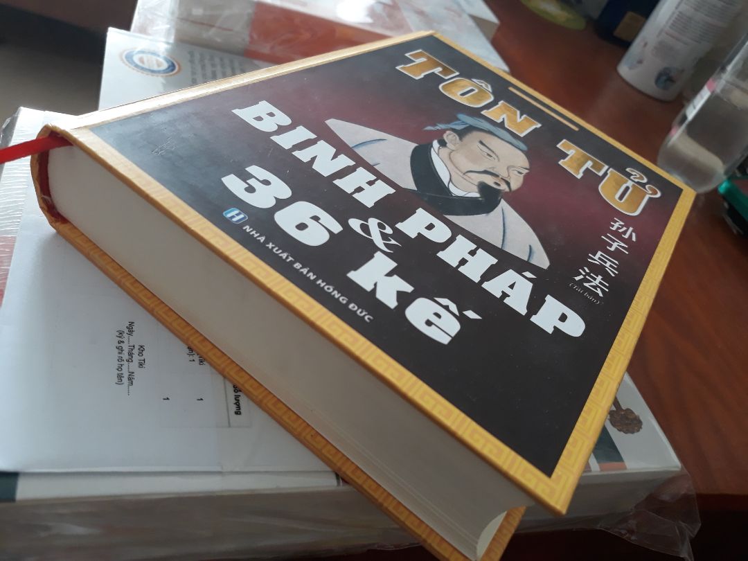 Sách đẹp, có chục trang đầu bị gập và quăn ở bìa sách nhưng không có vấn đề gì, chữ in rõ ràng sạch đẹp rõ nét. Thanks shop ạ ???