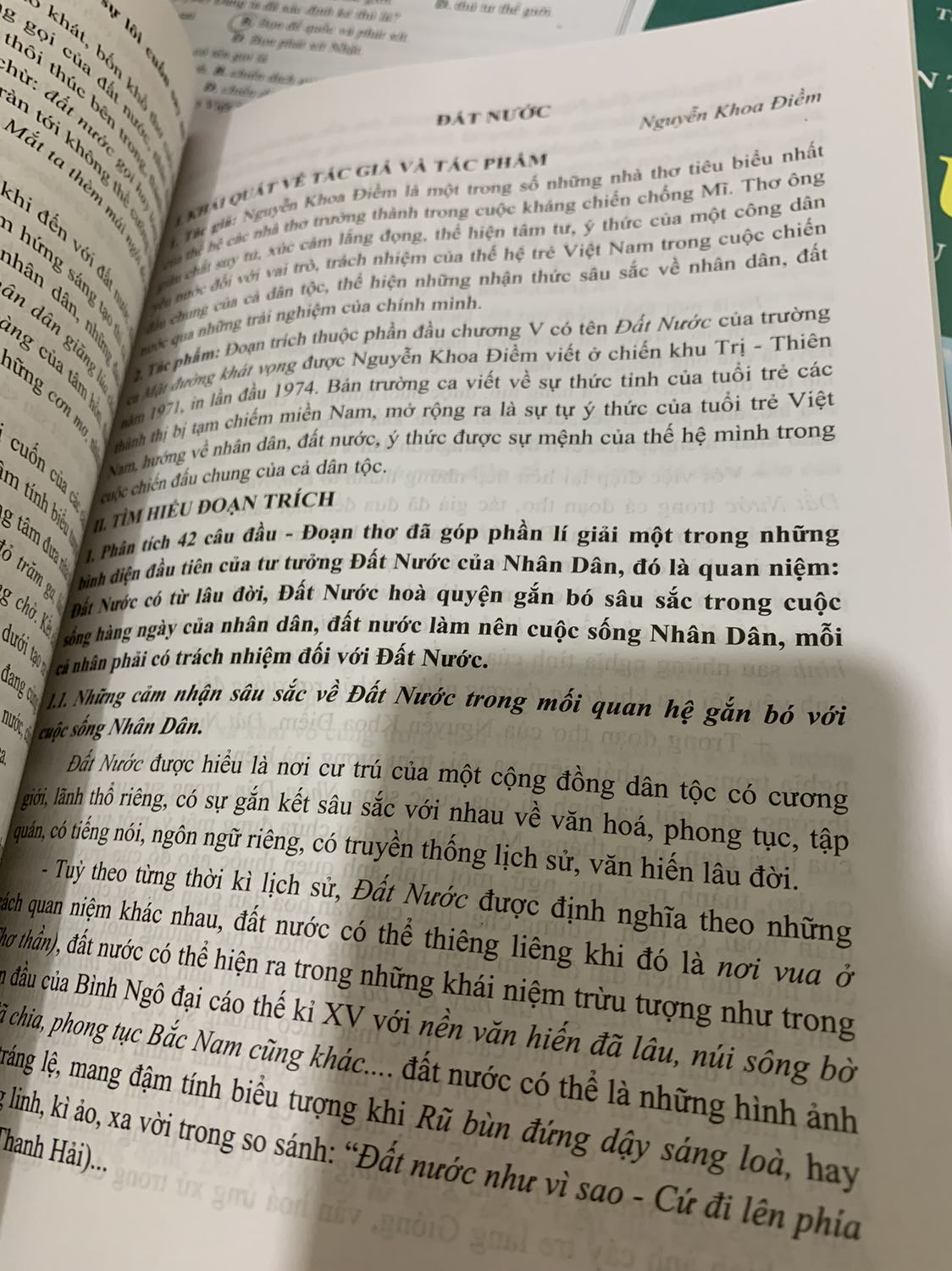 mua combo hai cuốn cho dễ đọc, sách giao đúng ngày dự kiến, không bị cong mép sách, nên mua để học nha, loại này đọc hay lắm