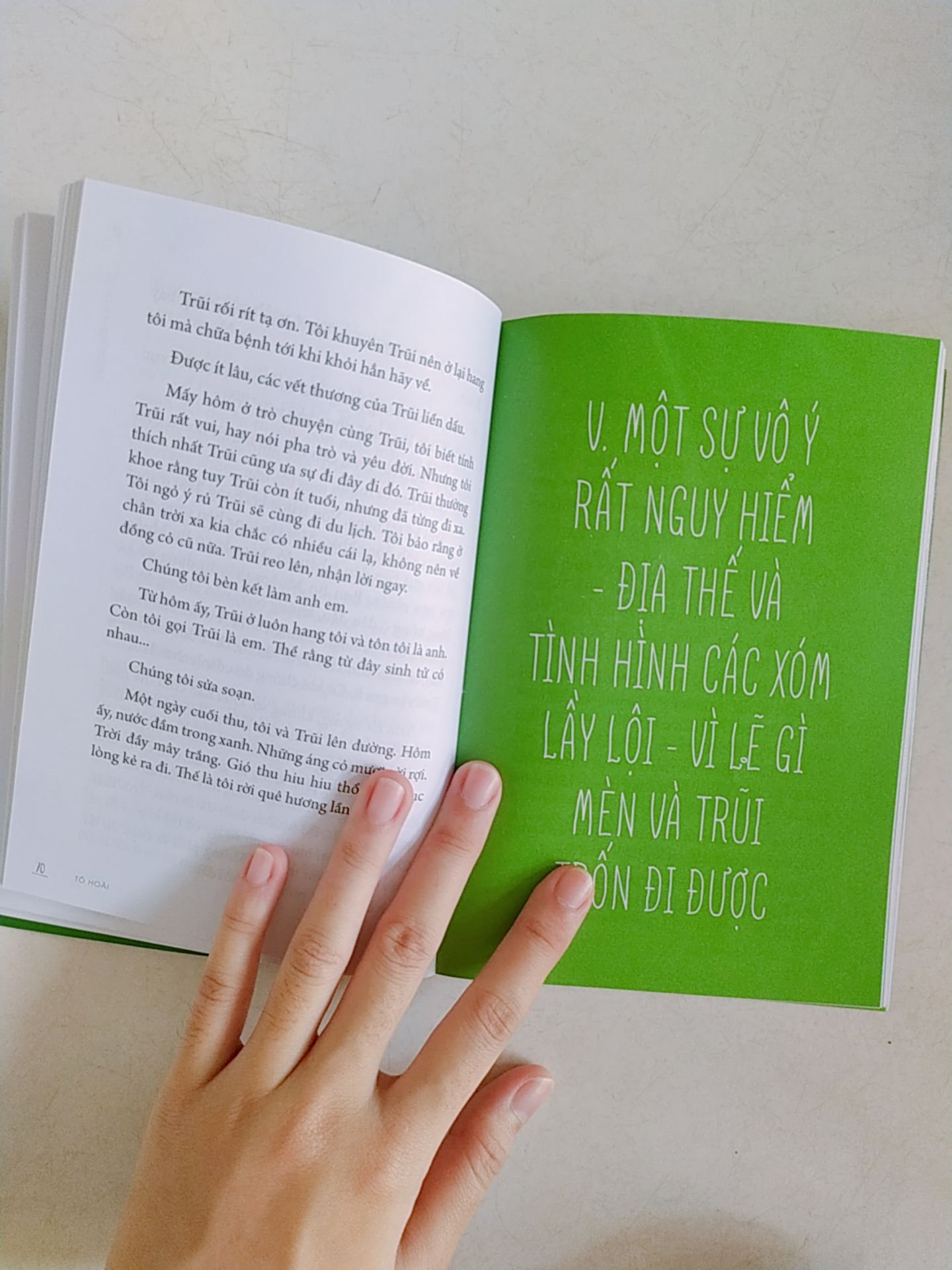 Tiki đóng gói sạch sẽ, giao mất tầm 10 ngày do dịch :( về sách thì nội dung quá quen thuộc rồi, mình mua cho đứa em đọc, sách hình ảnh dễ thương, tuy nhiên chất giấy trắng tinh ko thích lắm, nếu có thể làm ruột giấy vàng chống loá mắt thì ok hơn