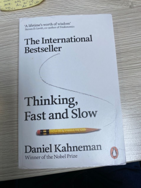 Sách bọc ni *** ép mà khui ra bị gập giấy quá trời buồn