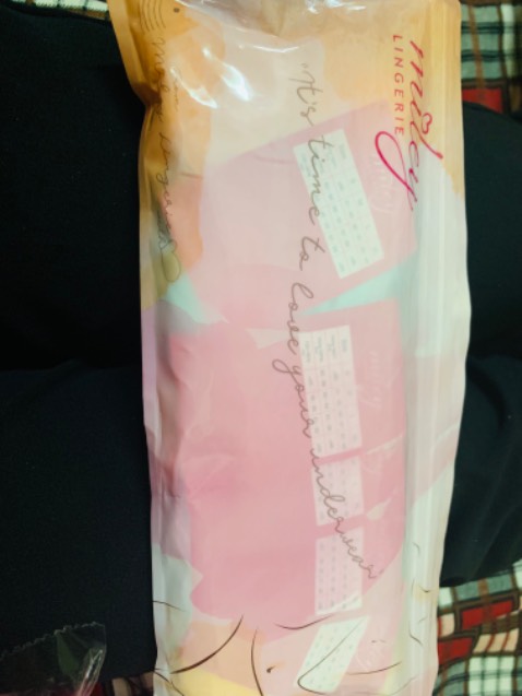 Giao hàng nhanh, đóng gói đẹp, vải coton mặc thoải mái, nhưng mình khá là thích màu đen, nên mong shop có thể cân nhắc góp ý ạ😊