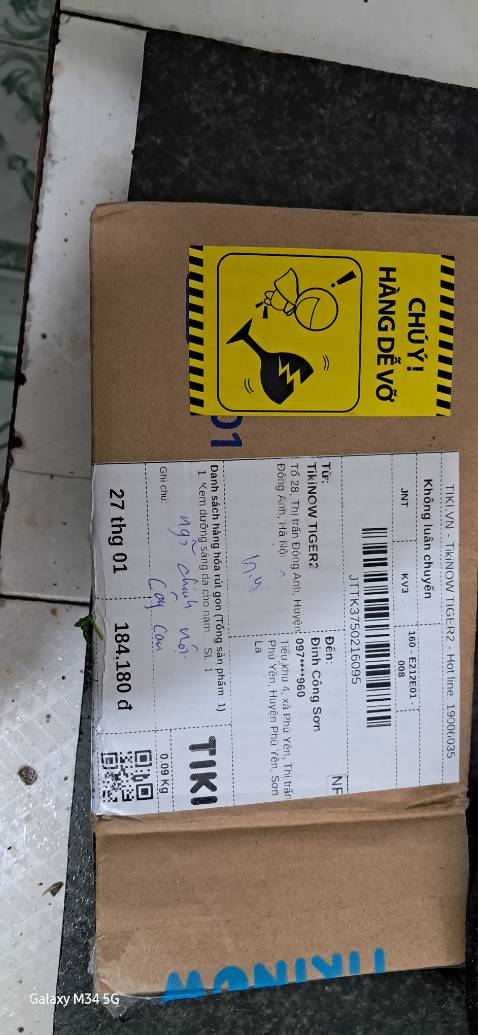 Sản phẩm gửi đi không có sữa rửa mặt đi kèm như quảng cáo.