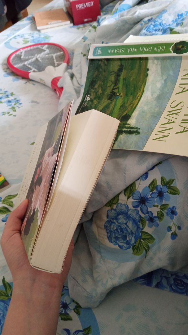 Thấy các bạn bảo sách bị bẩn nên cũng hơi e ngại. Nhưng quyển này mình mua rất sạch đẹp. Vận chuyển xa nên góc hơi nhăn tí nhưng không đáng kể. Sách thì Tiki giao khá nhanh