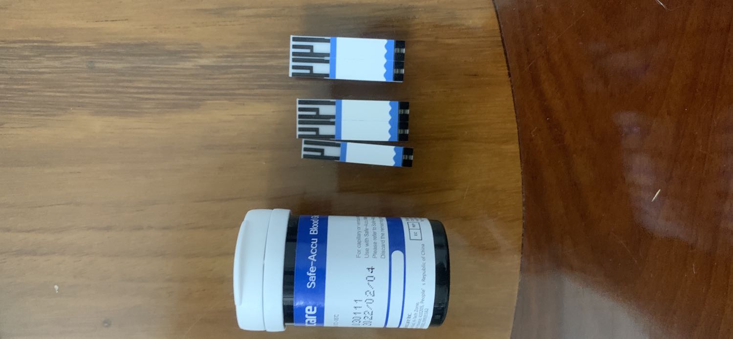 Hàng này tôi đã nhận rồi nhưng đã quá thất vọng đã có 3 cái lỗi: 1 là không đúng như hình quảng cáo;2 là bán que mà không có kèm theo kim chích thì lấy gì sử dụng; 3 là hàng cùng thương hiệu cùng nhà phân phối mà lại bán cao giá hơn ( đắc giá hơn) như: họp 50 que+50kim chích =143.000₫. Như vậy tôi nghĩ ko ai dám mua hàng này nữa đâu nhé.