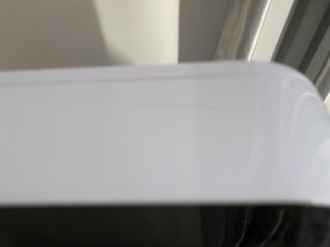 Giá OK, máy chạy cũng êm đóng gói cẩn thận nhưng mình không hiểu sao máy vẫn nứt mình nghỉ cái này là do trước khi đóng gói. Nếu vậy thật thì đúng là người bán không kiểm kỹ hàng giao khách