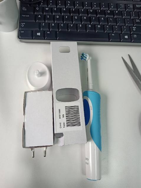 Đầu bàn chải nhỏ, lông mềm, lực xoay khá mạnh.