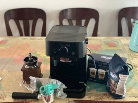 Máy rất đẹp, dễ sử dụng. Shop tư vấn nhiệt tình.
Chất lượng cafe cho ra ngon cỡ 80-90% so với quán. Rất đáng mua để dùng cho gia đình.