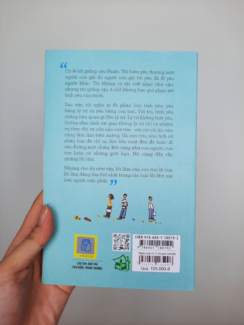bìa đẹp lắm lun á chời ơi, chất giấy cực mịn, font chữ đẹp lắm, có bookmark nữa, nội dung mình chưa đọc nma đọc review thấy hay í nên mua