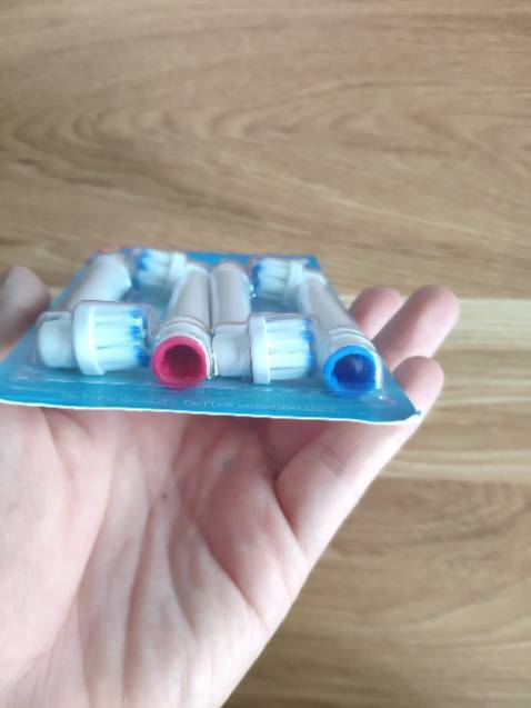 Dùng thích cước rất mềm không gây đau răng lợi gì cả, sạch vẫn sạch kin kít, Kết hợp thêm vài đầu nữa là khỏi lo  gì cả. Nói chung hài lòng