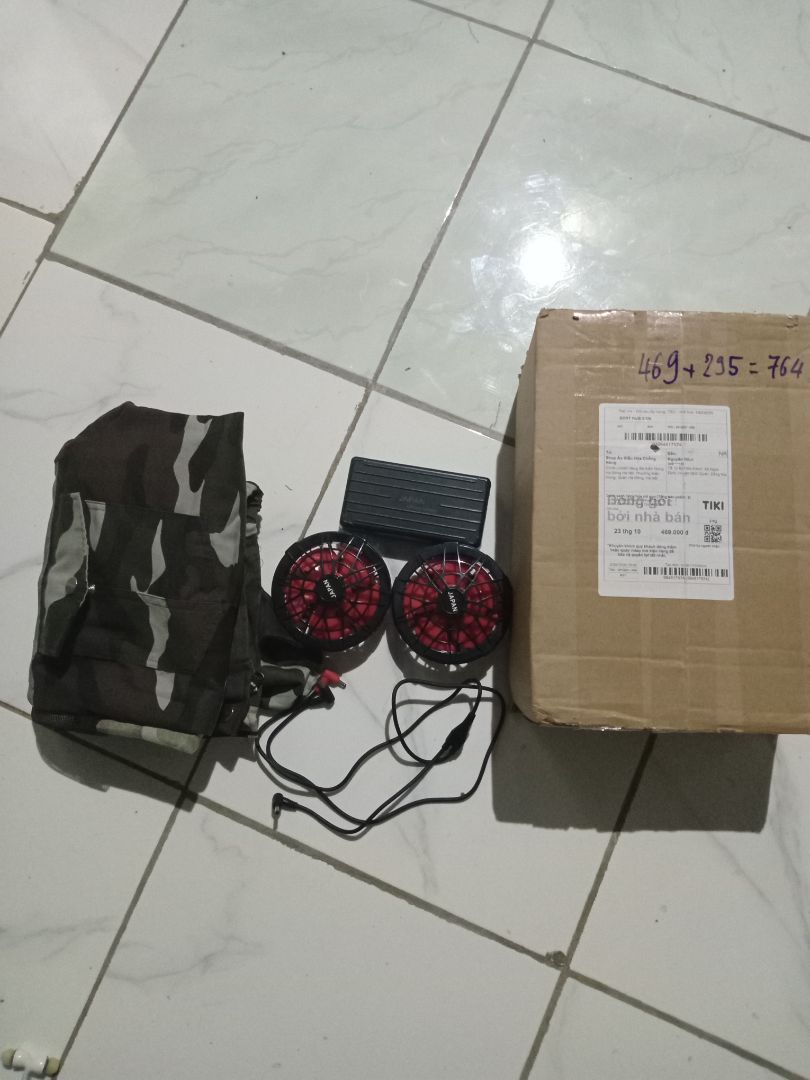 Áo tạm được. hư ko bảo hành. vĩnh biệt shop. ko bao giờ mua bất cứ sản phẩm nào của shop này nữa. nhưng vẫn chờ 5sao.mọi người nên mua shop khác để được bảo hành