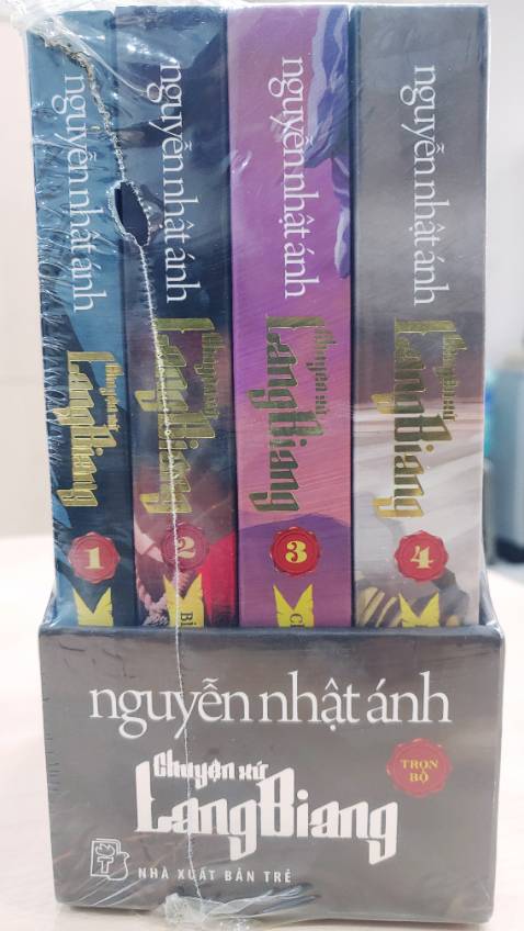 Đóng gói cẩn thận, thơm mùi giấy mới, ko bị quăng góc và rách trang.