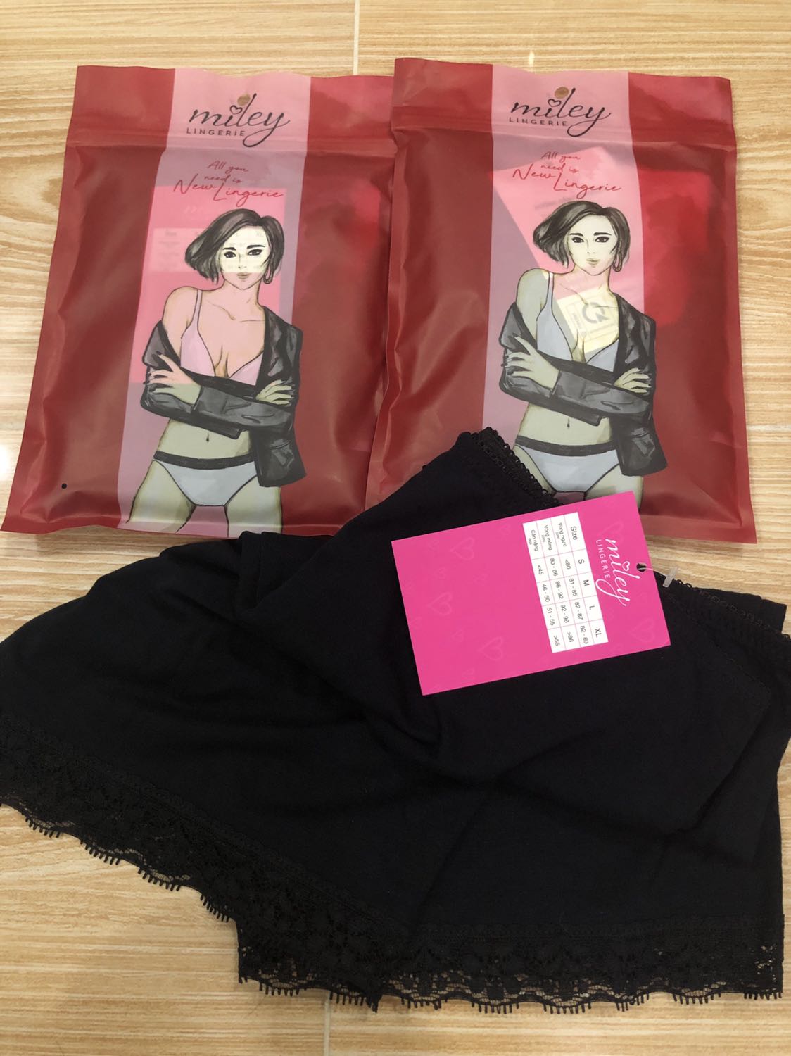 Giao nhanh, đóng gói thì đẹp mà chất lượng còn xịn mịn nữa. Ủng hộ shop