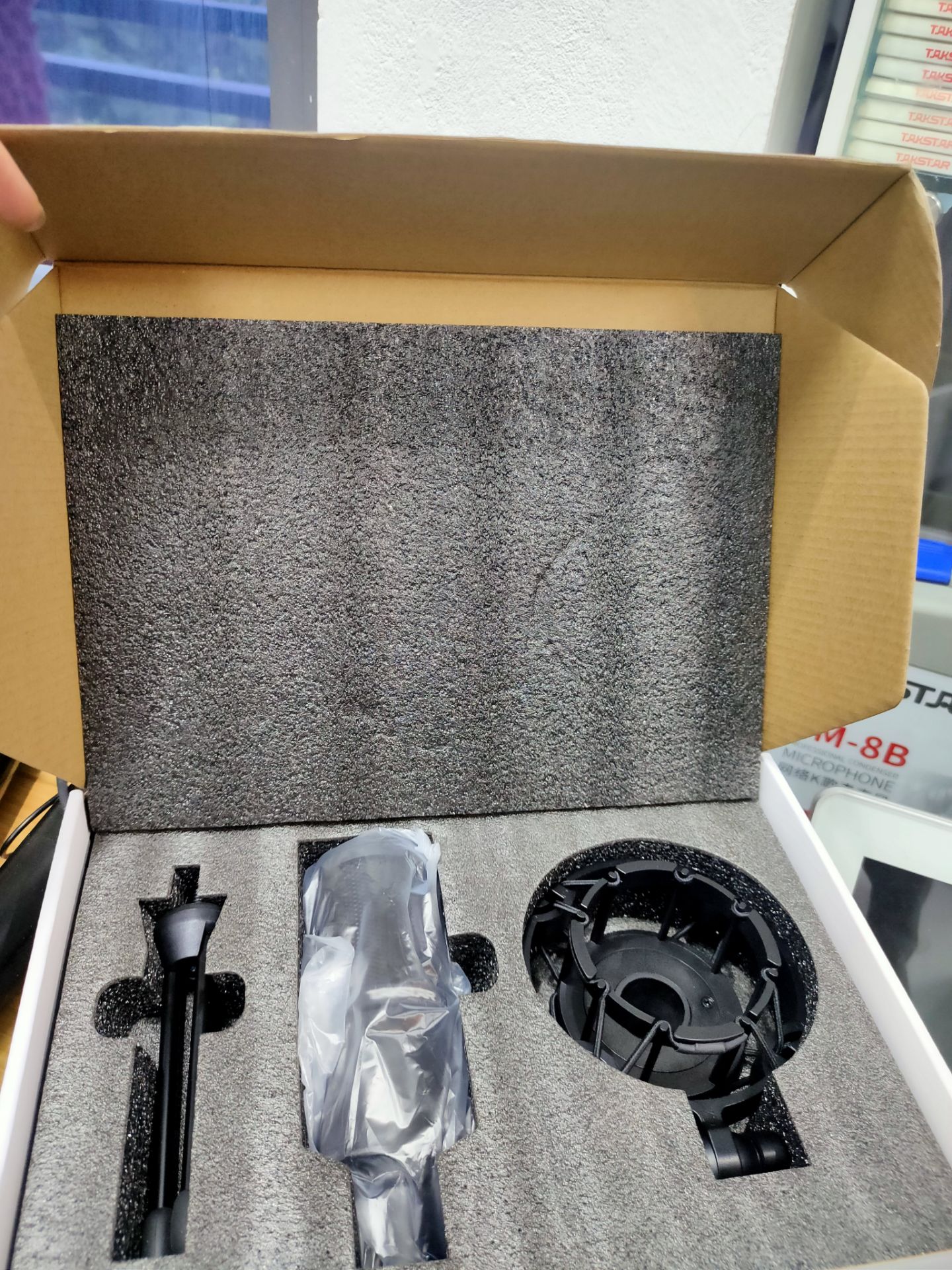 hàng chính hãng chất lượng miễn bàn shop lại nhiệt tình nữa ko chê vào đâu đc tặng shop 5 sao