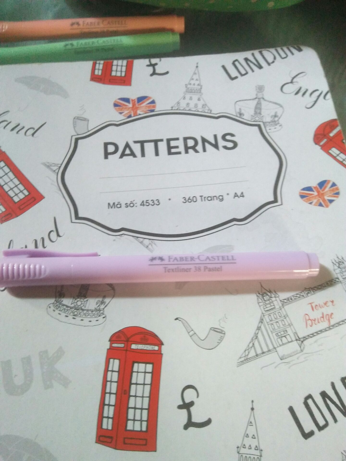 Bút này ra màu cũng siêu xinh luôn :333
Giá quá là tốt luôn í