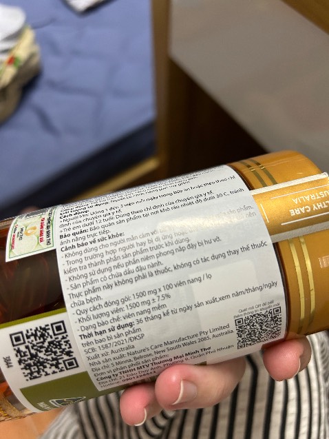 Cho hộp sản xuất cũ từ 2 năm trước :( tuy vẫn còn hạn nhưng làm mình không hài lòng và hơi lo về chất lượng sản phẩm, ko biết có được bảo quản đúng quy trình không