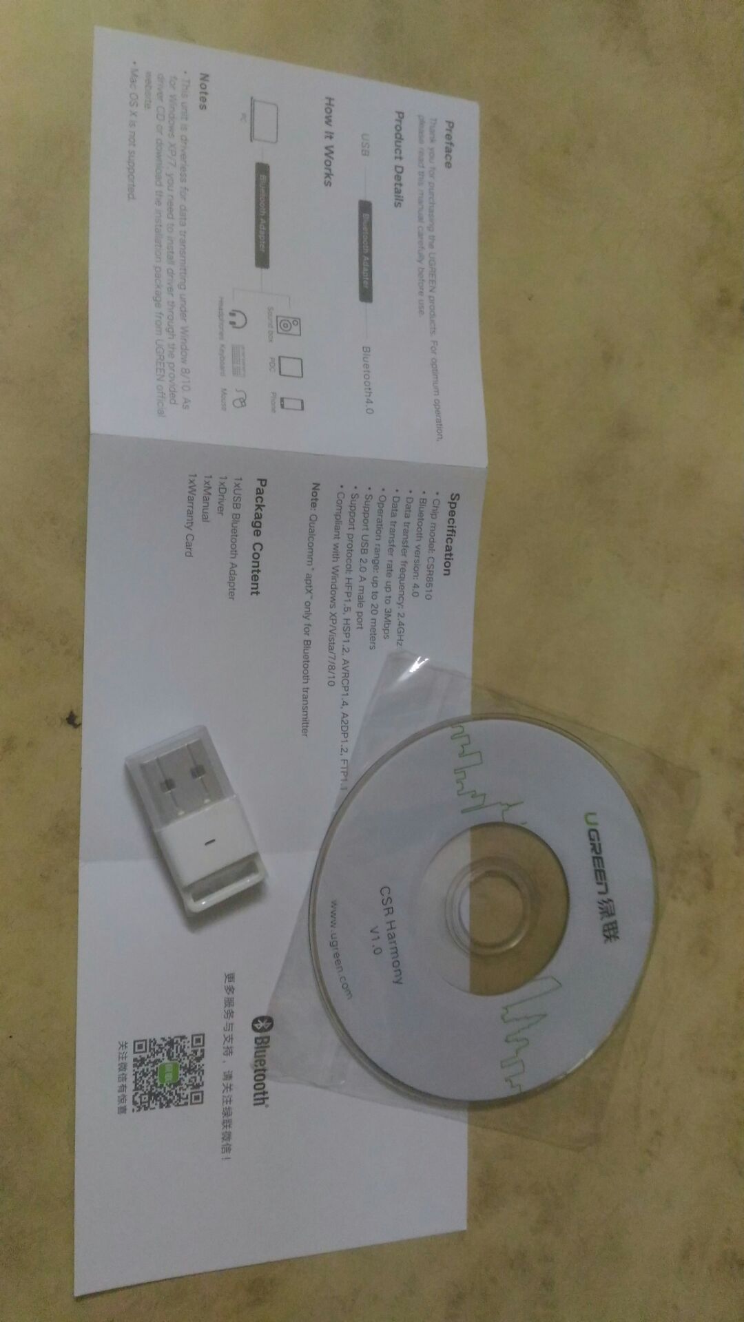 Hàng từ Tiki Trading, màu trắng. Laptop mình win 10 thì bluetooth mặc định không bị lỗi trong khi hạ cấp xuống win 7 64bit thì lỗi nên mới phải mua con ugreen này. Quá trình cài đặt từ đĩa khá lâu vì file nặng hơn 400mb. Cài xong khởi động lại và thấy trong device manager của windows có 2 mục Bluetooth Radios. Kết nối thử thì hoạt động tốt với 1 micro bluetooth, 1 loa bluetooth, 1 tay cầm chơi game bluetooth và 1 tai nghe thoại bluetooth. Riêng loa bluetooth của logitech thì không nhận. Kết nối ổn định, không bị trễ.

Bluetooth của ugreen khi kiểm tra setting thì thấy có nhiều tính năng hơn bluetooth của windows, ví dụ như có tích hợp tính năng share file trong ribbon của ms word...

Mới *** sơ bộ vậy, tuy hơi mất time cho cấu hình các thứ nhưng nhìn chung thì ổn.

Thêm nữa là sản phẩm không hoạt động trên android (thiếu tính năng bluetooth).