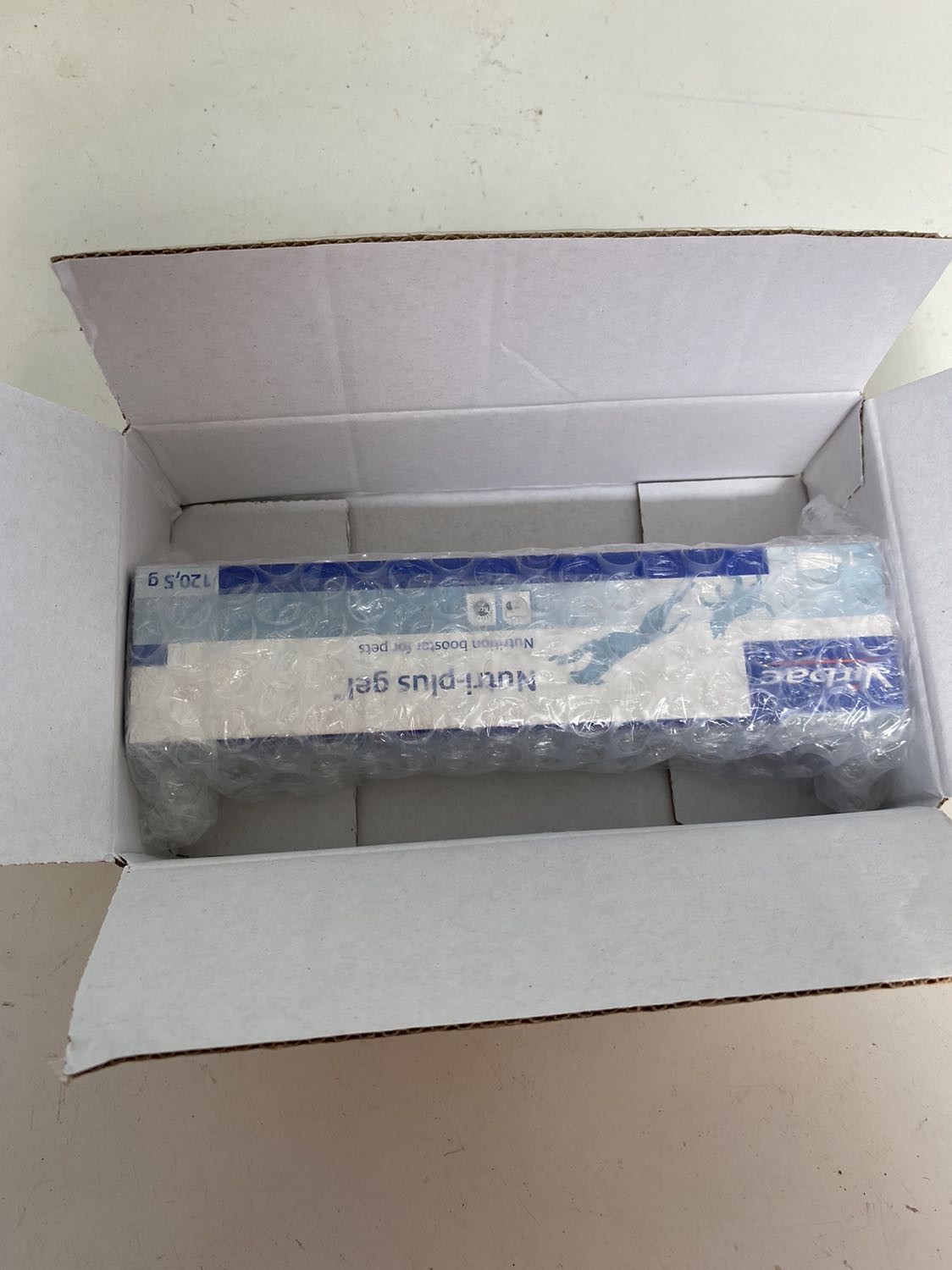 Đóng gói cẩn thận, giao hàng nhanh, sản phẩm chất lượng và hạn dùng rất xa đến 2023. Cho shop 5 sao