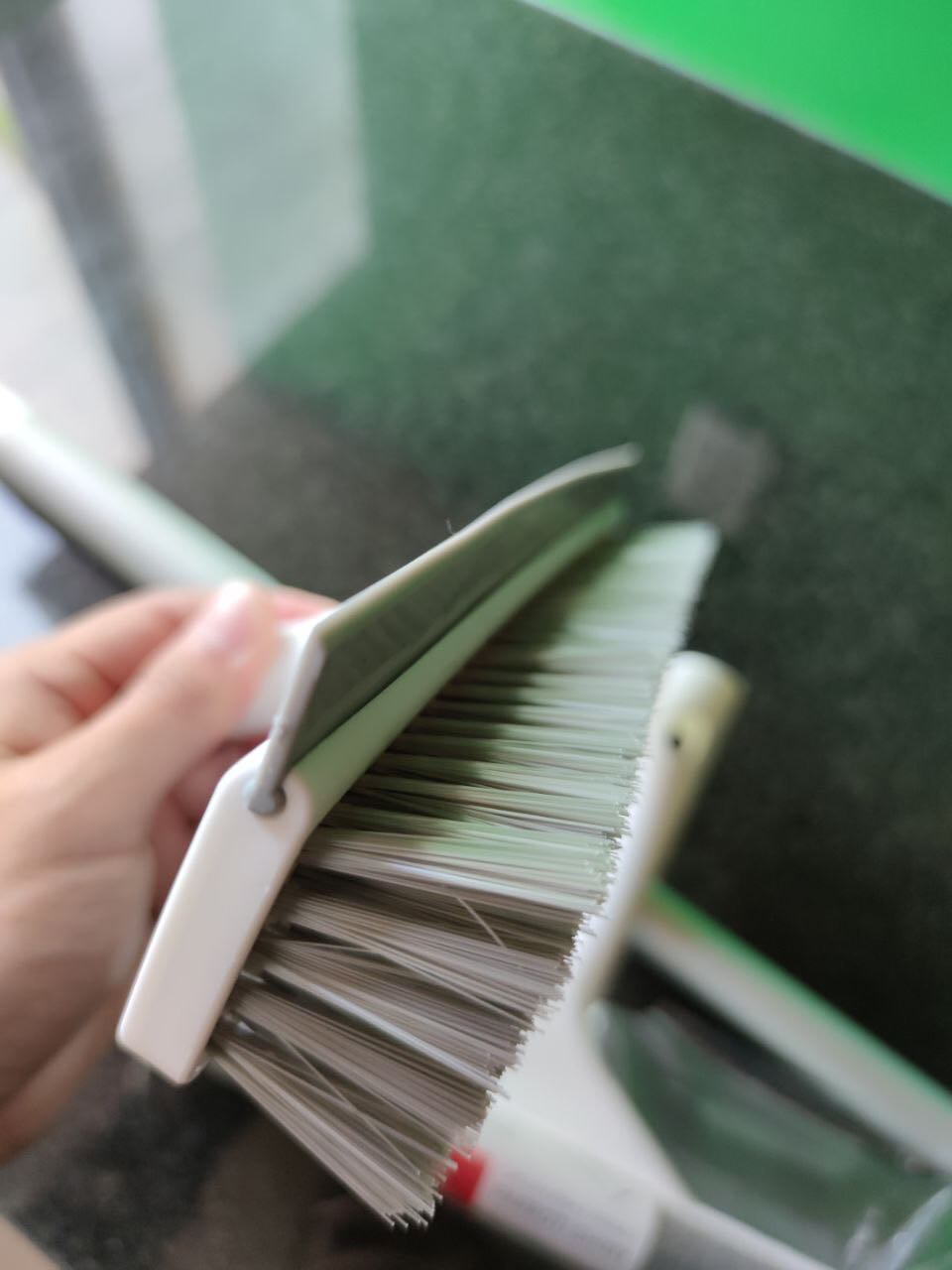 Mua kèm cái này với cây chà kính, hai cái đẹp xuất sắc, bên này có chương trình hoàn tiền cực hay, mình mua đơn nhiều sản phẩm được hoàn lại tiền cũng kha khá, hehe tiết kiệm đc tiền shopping. Còn về sp thì ngắn gọn một câu là Đỉnh, hi vọng shop giữ đc chất lượng vậy, Cảm ơn Paroti