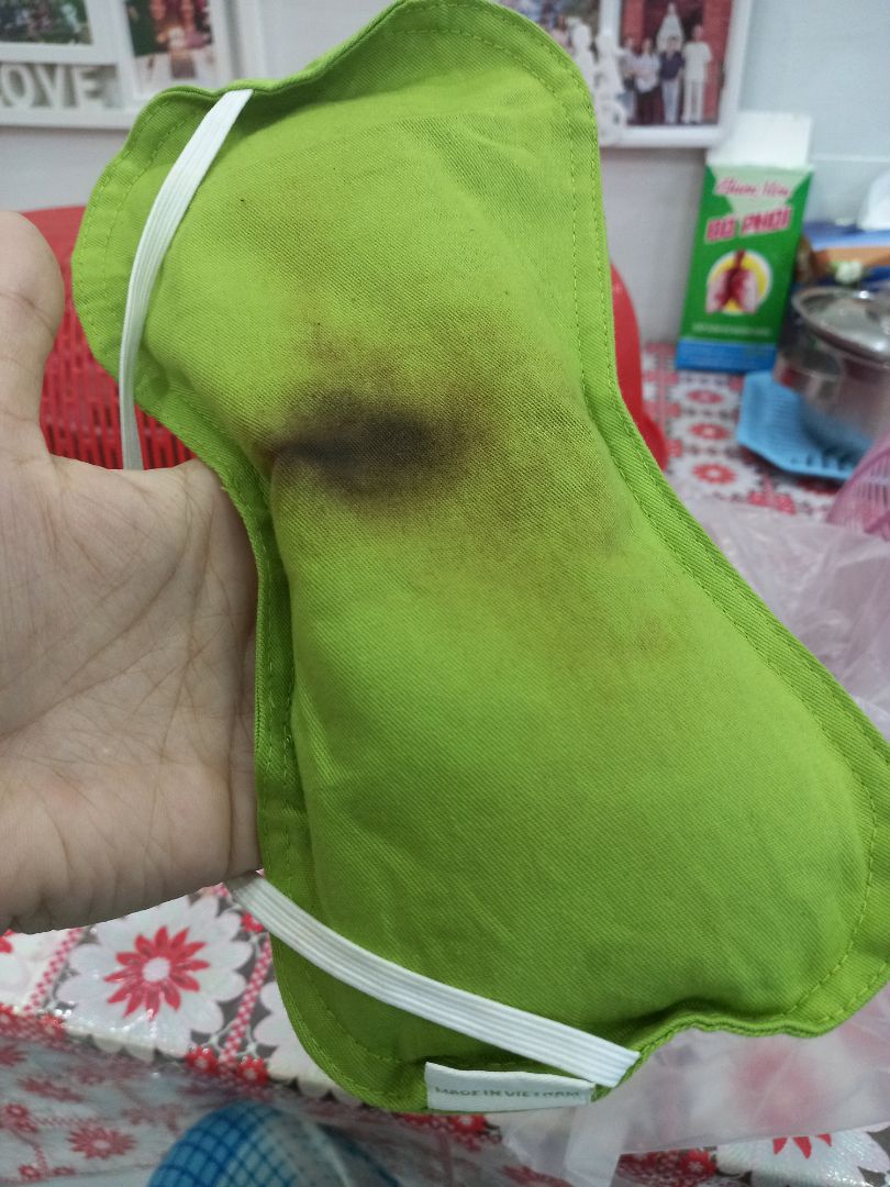 1 túi chườm bị cháy khét khi sd trg lò vi sóng ở mức số 2 va chỉ để 2 phút. cần shop hỗ trợ bảo hành