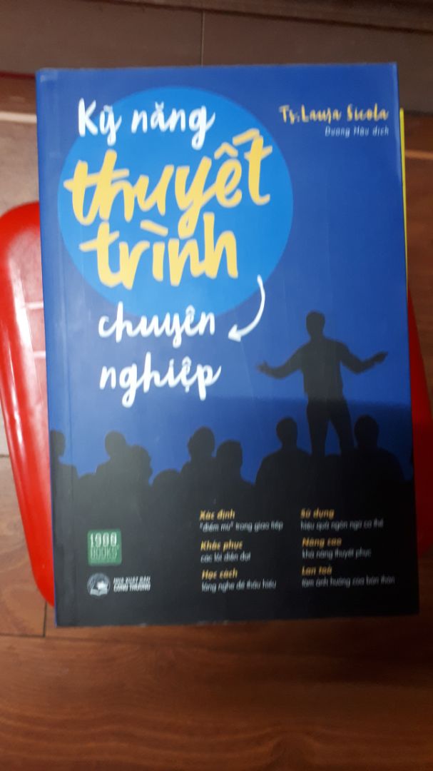 sách tốt nhưng bị cong góc và bên có vết mực khiến m cảm thấy khó chịu. 
vì đây ko phải lỗi sách mà do phía Tiki nên m cho 2*, còn nd sách thì ko có vấn đề gì cả.
hi vọng tiki có thể giúp mình đổi hàng.
m cảm ơn.